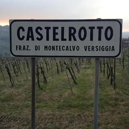La Casa Tra I Vigneti Bed & Breakfast Montecalvo Versiggia